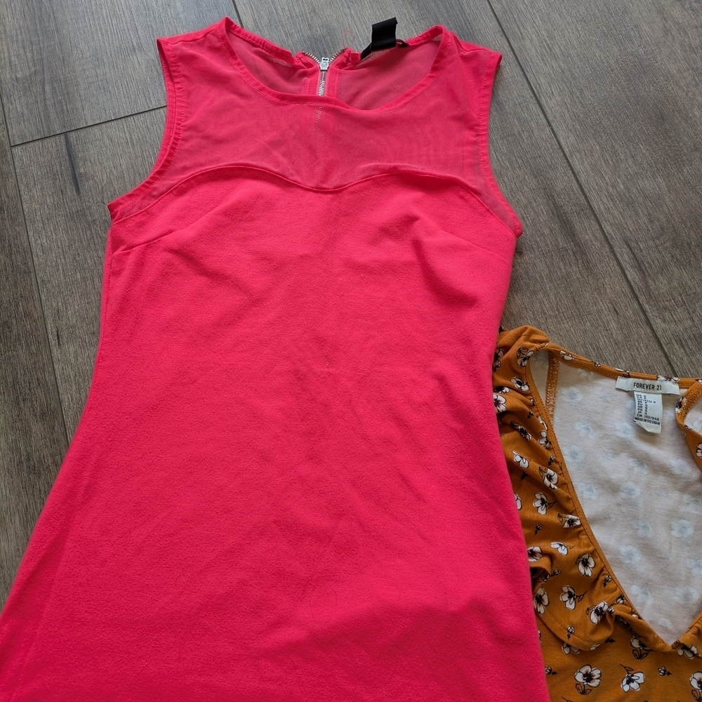 Bundle Of 5 Tank Tops Size Small - Picture 4 of 6